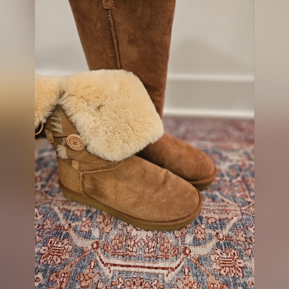 NWOT 🌟 UGG WOMEN'S BAILEY BUTTON TRIPLET II BOOT - Size 9 - Picture 11 of 11
